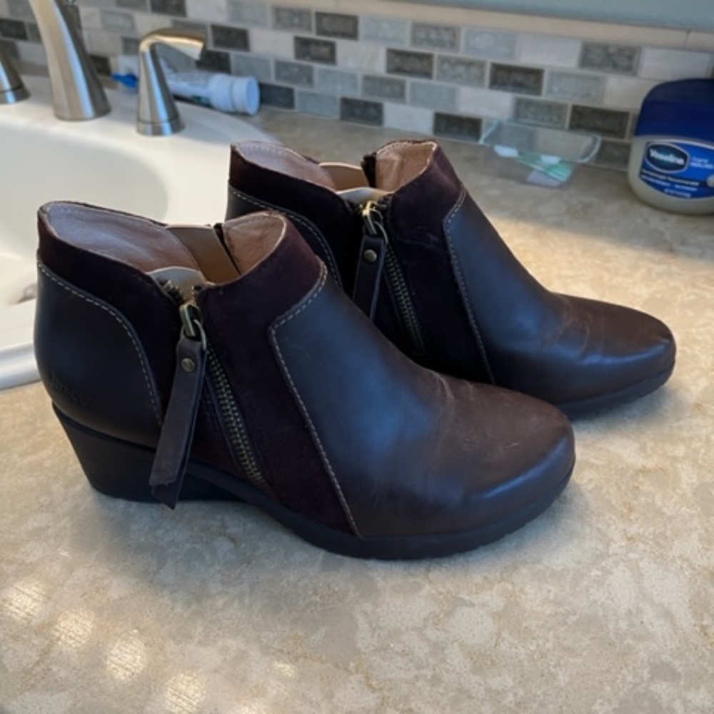 JAMBU CASUAL LEATHER BOOTS,  SZ 6